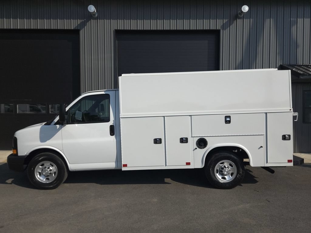 Used 2017 Chevrolet Express 3500 RWD image 1