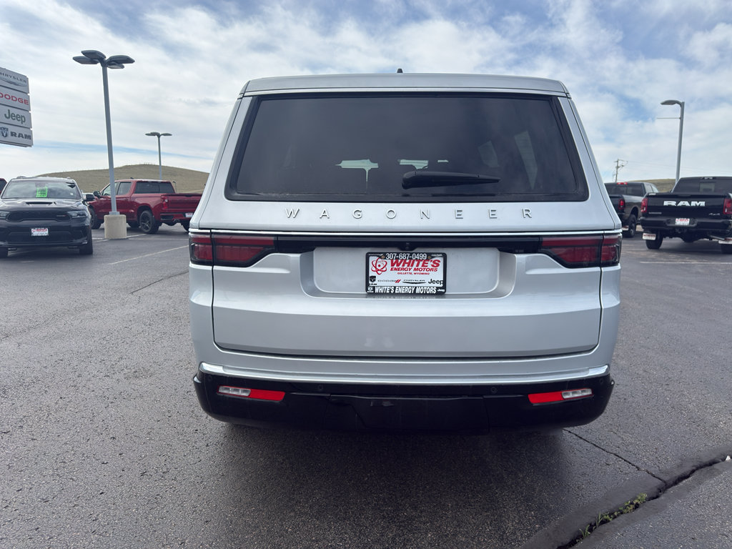 Used 2025 Jeep Wagoneer 4WD image 6