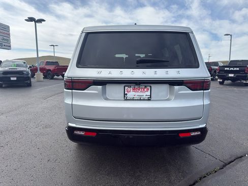 Certified 2025 Jeep Wagoneer 4WD image 6