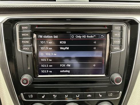 Used 2017 Volkswagen Passat 1.8T R-Line FWD image 17
