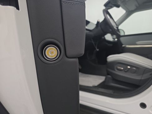 Used 2023 Rivian R1T Adventure AWD/4WD image 30