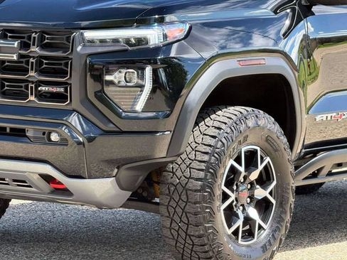 Used 2024 GMC Canyon AT4X AWD/4WD image 10