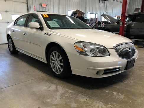 Used 2011 Buick Lucerne CXL image 4