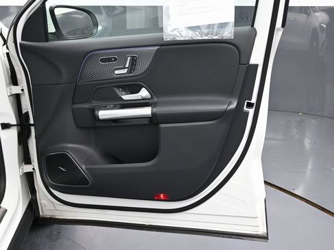 Used 2024 Mercedes-Benz GLA 250 4MATIC image 40