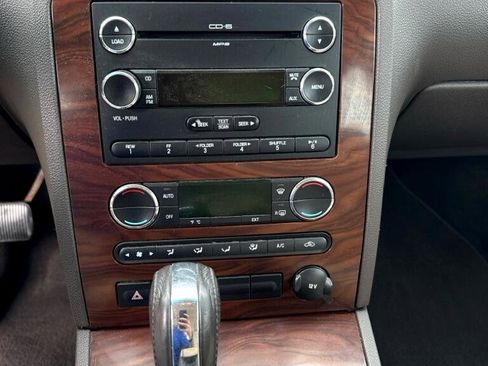 Used 2008 Ford Taurus SEL image 7