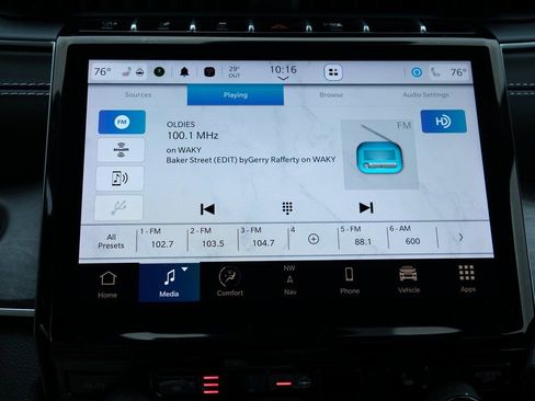 Used 2024 Jeep Grand Cherokee Limited image 19