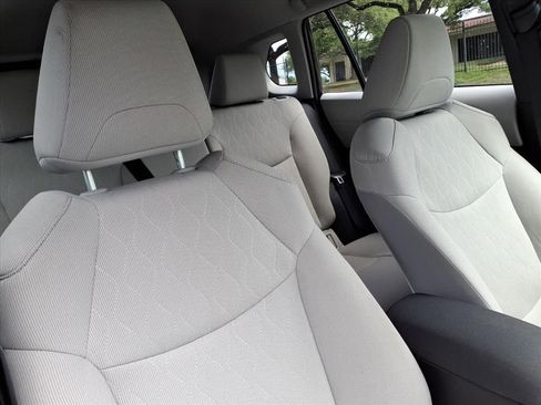 Used 2024 Toyota Corolla Cross LE FWD image 21