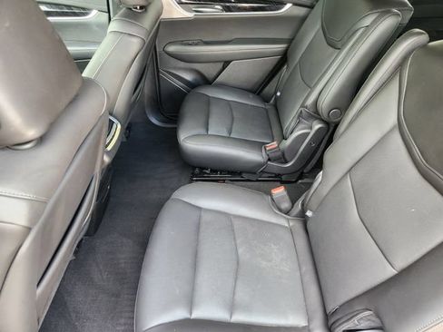 Used 2025 Cadillac XT6 Premium Luxury w/ Technology Package FWD image 30