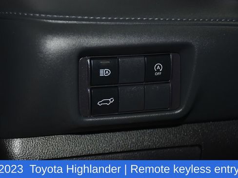 Used 2023 Toyota Highlander XSE image 9