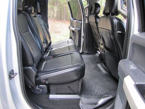 Used 2019 Ford F250 Lariat w/ Lariat Value Package image 22