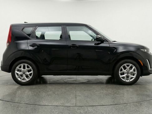 Used 2025 Kia Soul LX w/ LX Technology Package image 11