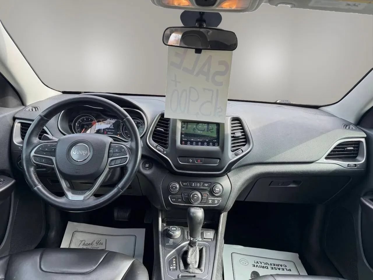 Used 2019 Jeep Cherokee Latitude Plus w/ Cold Weather Group AWD/4WD image 12