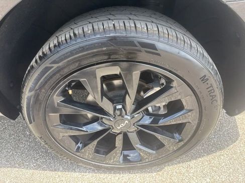 Used 2023 Kia Sorento SX AWD/4WD image 11