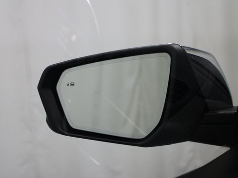 Used 2019 Chevrolet Equinox Premier FWD image 11