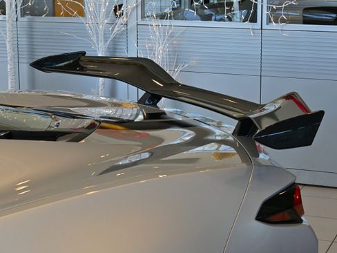 Used 2024 Chevrolet Corvette Z06 w/ Z07 Performance Package image 35