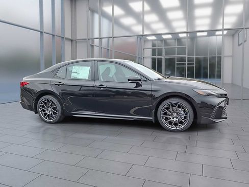 New 2026 Toyota Camry SE image 6