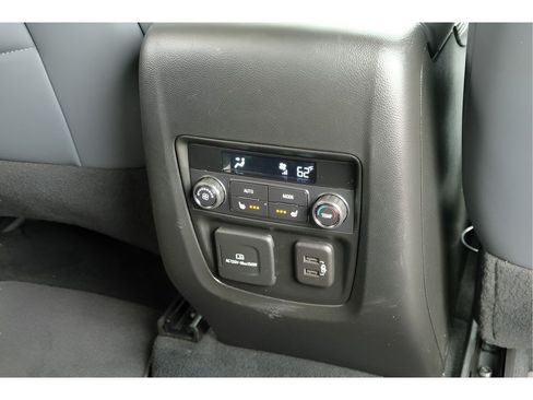 Used 2024 Buick Enclave Premium AWD/4WD image 10