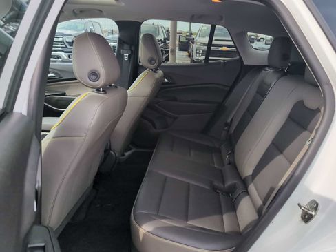 Used 2025 Chevrolet Trax ACTIV w/ Sunroof Package FWD image 24