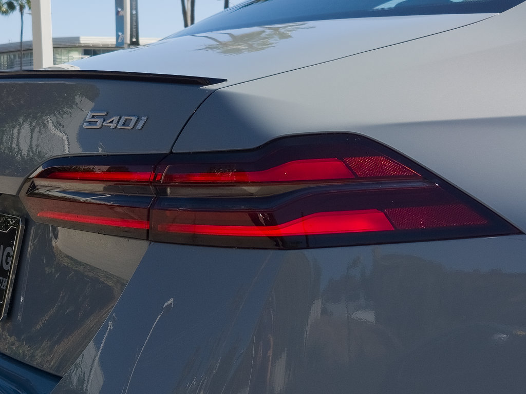 New 2027 BMW 540i xDrive w/ Executive Package AWD/4WD image 4