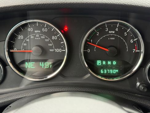 Used 2018 Jeep Wrangler Unlimited Sahara w/ Connectivity Group image 23