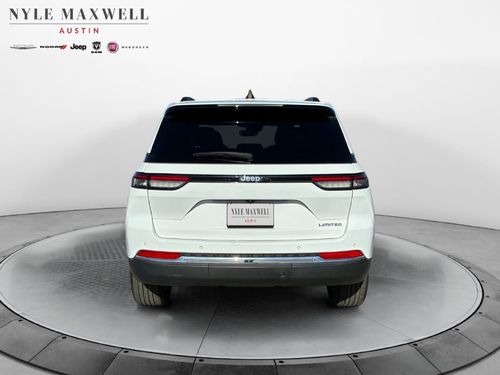 Used 2023 Jeep Grand Cherokee Limited w/ Trailer Tow Prep Group (B) RWD image 15