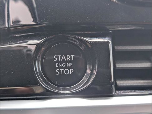 Used 2025 Nissan Pathfinder SV AWD/4WD image 12