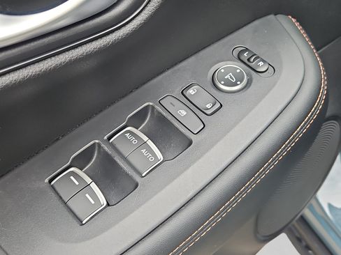 Used 2025 Honda HR-V Sport image 16