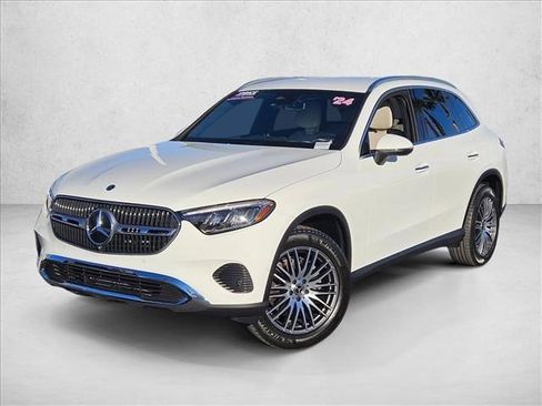 Used 2024 Mercedes-Benz GLC 300 4MATIC image 1