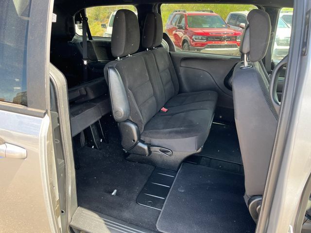 Used 2018 Dodge Grand Caravan SE FWD image 11