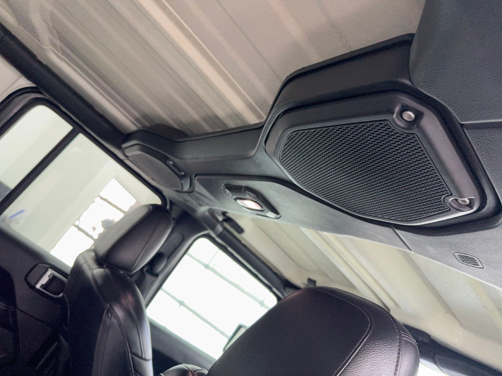 Used 2018 Jeep Wrangler Unlimited Sahara AWD/4WD image 42