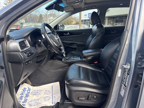 Used 2020 Kia Sorento EX image 19