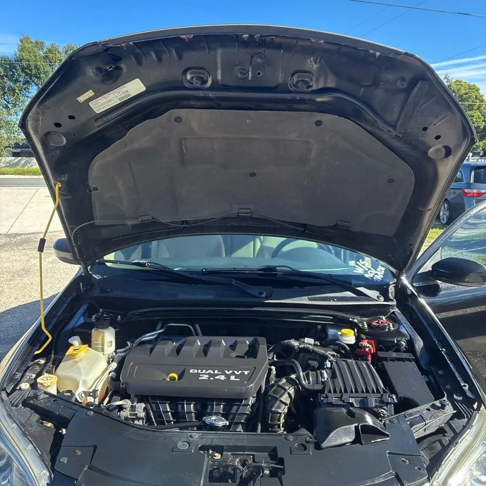 Used 2013 Chrysler 200 Touring FWD image 14