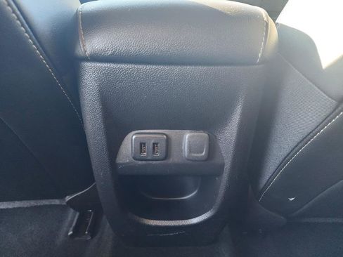 Used 2017 GMC Canyon Denali image 12