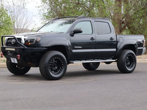 Used 2010 Toyota Tacoma 4x4 Double Cab image 11