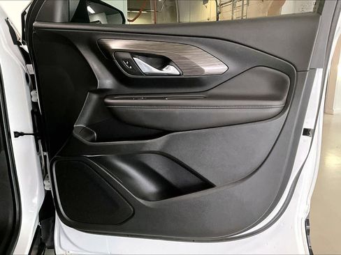 Used 2022 GMC Terrain SLE w/ Driver Convenience Package image 28