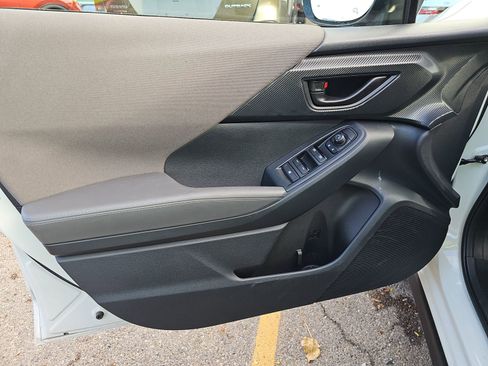 Used 2025 Subaru Crosstrek 2.0i Premium image 15