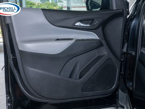 Used 2023 Chevrolet Equinox LS FWD image 10