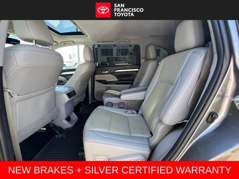 Certified 2019 Toyota Highlander XLE AWD/4WD image 15
