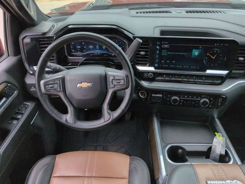 Used 2025 Chevrolet Silverado 2500 High Country w/ Technology Package AWD/4WD image 19