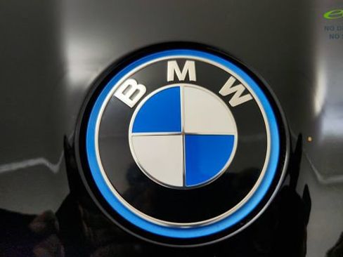 Used 2024 BMW iX xDrive50 w/ Sport Package AWD/4WD image 31
