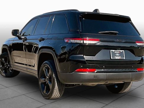 Used 2024 Jeep Grand Cherokee Altitude AWD/4WD image 6