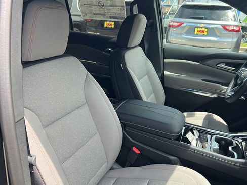 New 2026 Chevrolet Traverse LT w/ LPO, Floor Liner Package AWD/4WD image 13