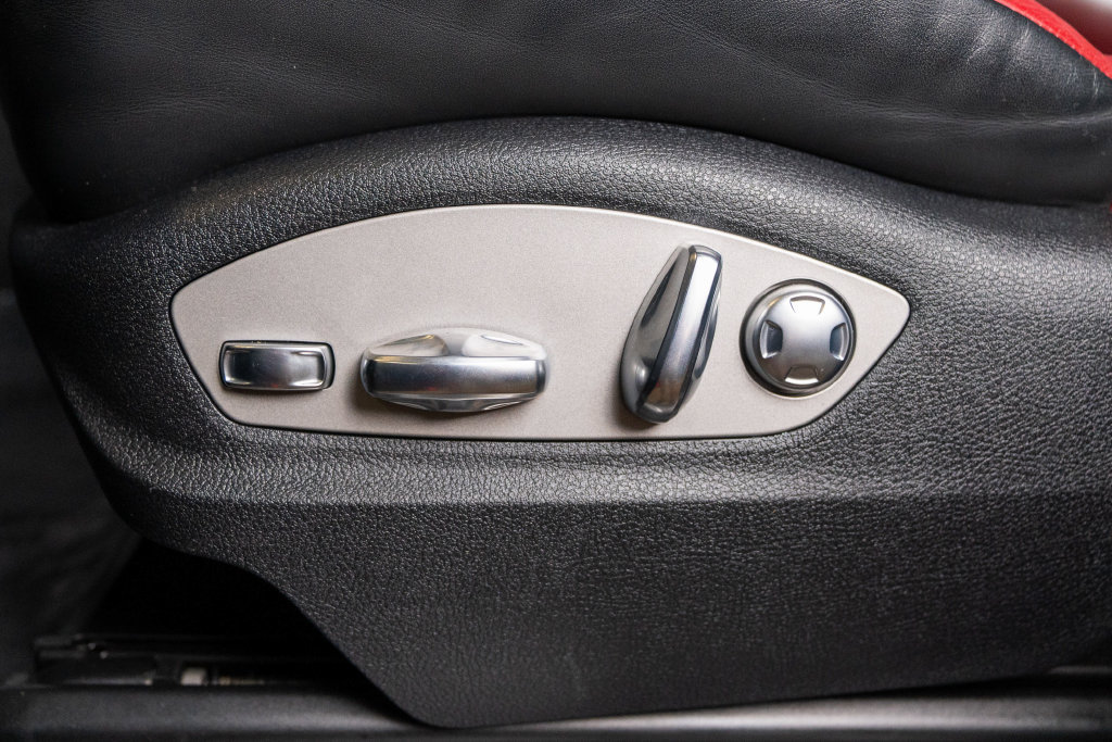 Certified 2023 Porsche Macan S AWD/4WD image 22