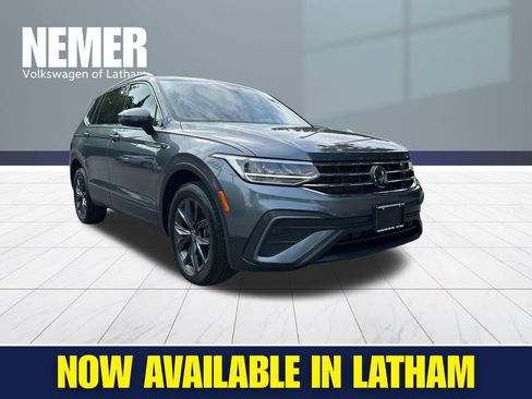 Used 2022 Volkswagen Tiguan SE AWD/4WD image 5