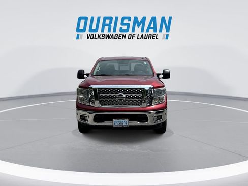 Used 2019 Nissan Titan SV w/ SV Convenience Package AWD/4WD image 3