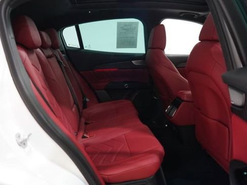 Used 2025 Maserati Grecale Modena image 34