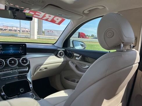 Used 2021 Mercedes-Benz GLC 300 image 32