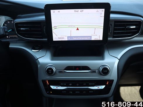 Used 2022 Ford Explorer XLT w/ Equipment Group 202A image 21