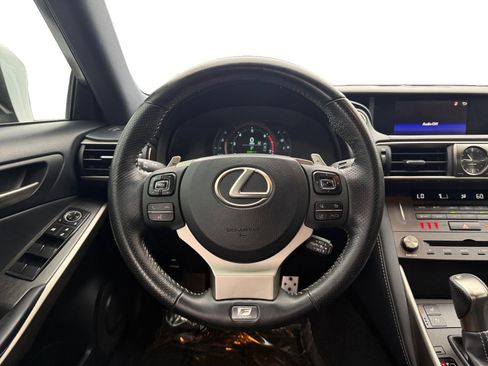 Used 2019 Lexus IS 300 image 12