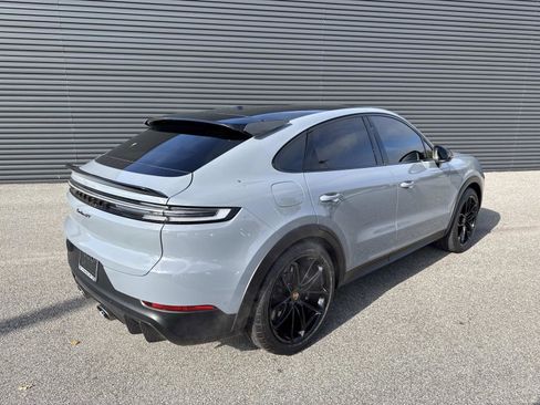 Certified 2025 Porsche Cayenne Turbo GT image 9